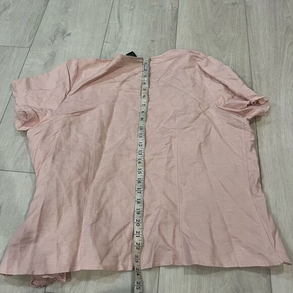 Lane Bryant BOHO Pink Cut Out Floral Embroidery Linen Wrap
Blouse size 14/16 - Picture 3 of 6